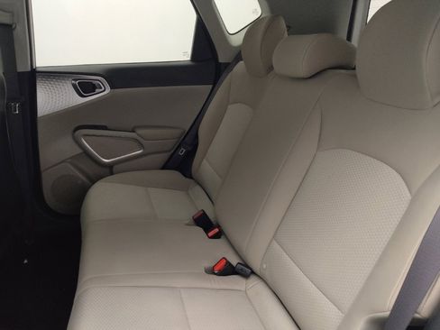 Used 2021 Kia Soul LX FWD image 18