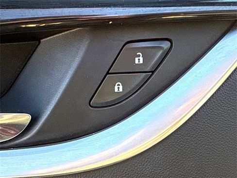 Used 2019 Buick Enclave Essence image 22