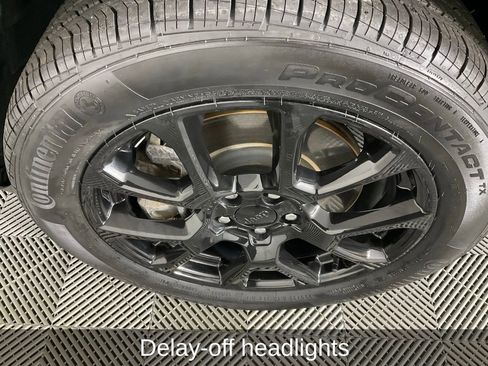 Certified 2023 Jeep Compass Altitude image 12