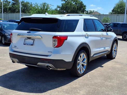 Used 2023 Ford Explorer Platinum RWD image 4
