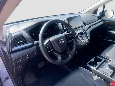 Used 2025 Honda Odyssey Elite image 9
