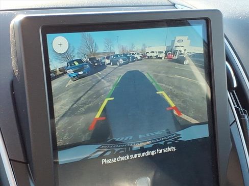 Used 2023 Ford Edge SEL image 11