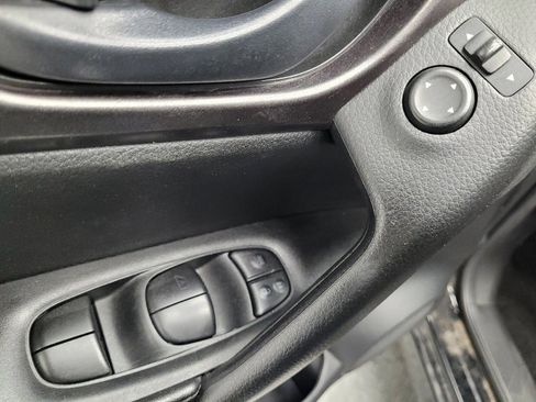 Used 2018 Nissan Rogue Sport S w/ S Appearance Package FWD image 27