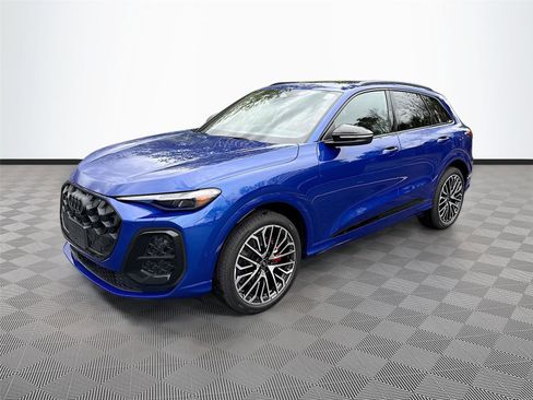 Certified 2025 Audi SQ5 Premium Plus image 3