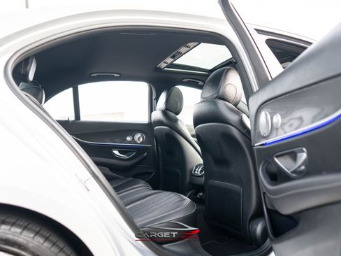 Used 2017 Mercedes-Benz E 300 4MATIC image 19