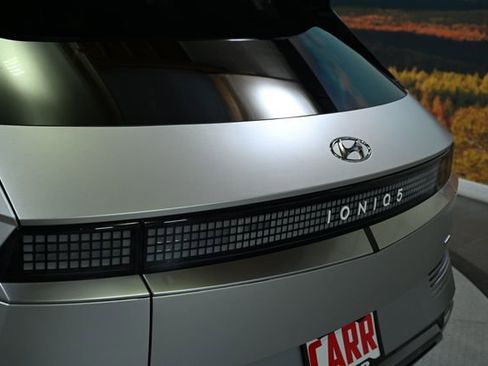 Used 2024 Hyundai Ioniq 5 Limited image 19