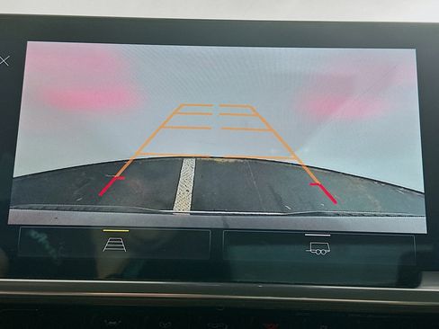 Used 2022 Chevrolet Silverado 1500 LT image 22