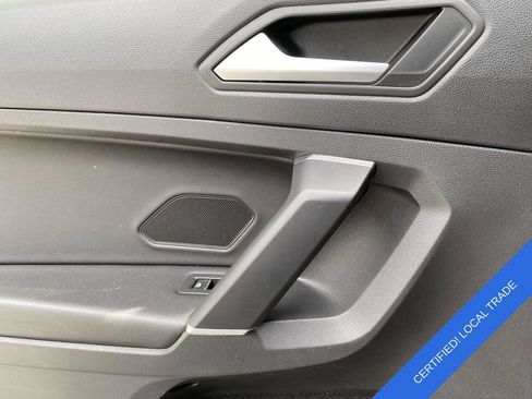 Used 2020 Volkswagen Tiguan SE AWD/4WD image 14