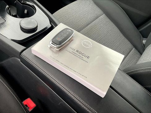 Certified 2023 Nissan Rogue SV image 17