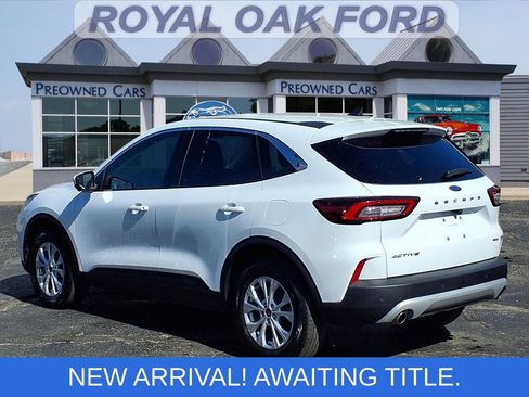 Certified 2023 Ford Escape Active w/ Tech Pack #2 AWD/4WD image 2