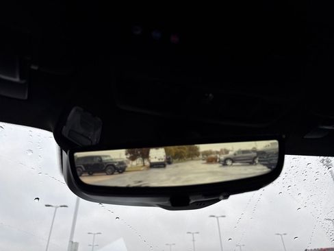 Used 2025 Chevrolet Corvette Stingray Coupe w/ 1LT image 25