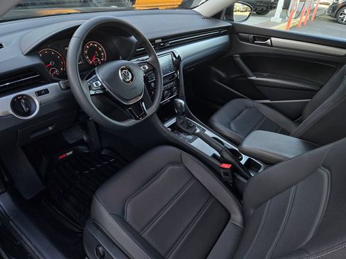 Used 2022 Volkswagen Passat 2.0T SE FWD image 9