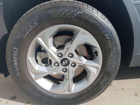 Used 2023 Hyundai Tucson SE image 29