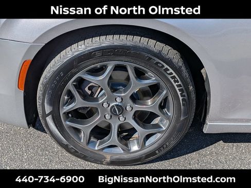 Used 2018 Chrysler 300 S w/ 300S Premium Group AWD/4WD image 27
