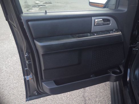 Used 2016 Ford Expedition EL Limited image 29