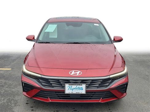 Used 2024 Hyundai Elantra SEL w/ Convenience Package image 2