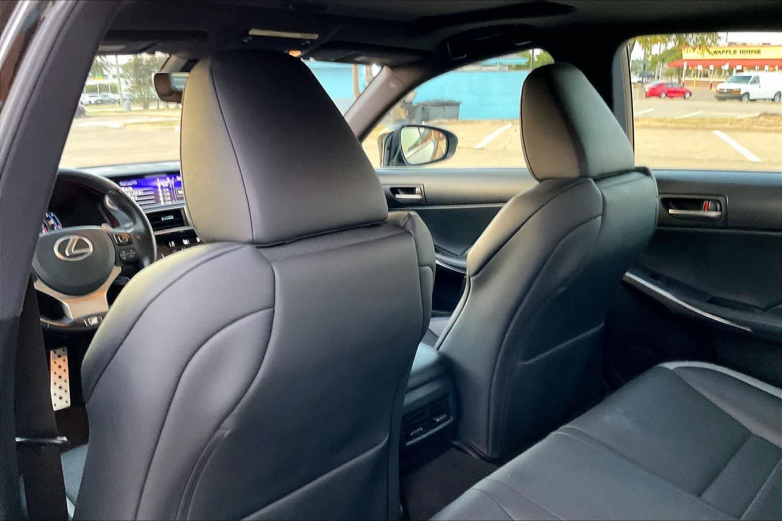 Used 2020 Lexus IS 300 F Sport w/ Blackline Edition AWD/4WD image 10
