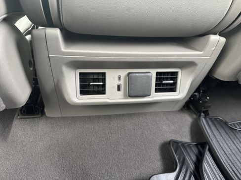 Used 2025 GMC Sierra 1500 SLT image 17