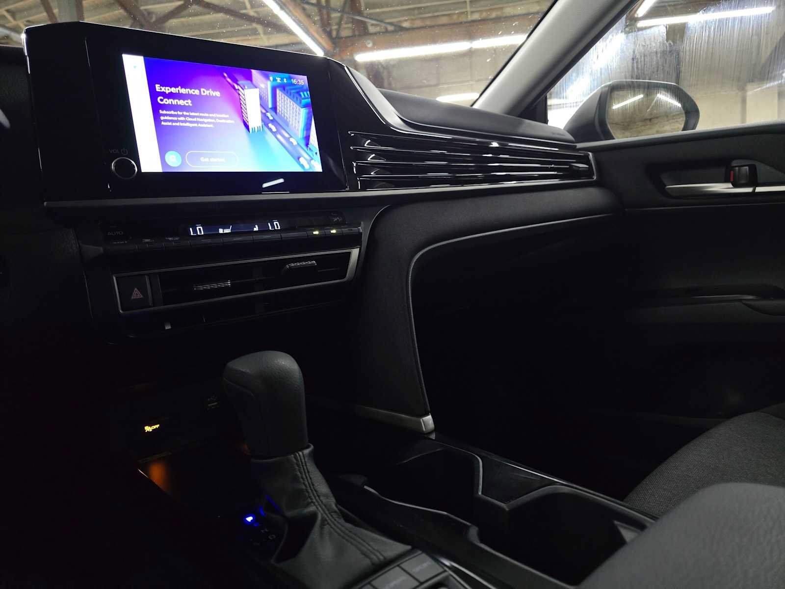 Used 2025 Toyota Camry LE FWD image 33