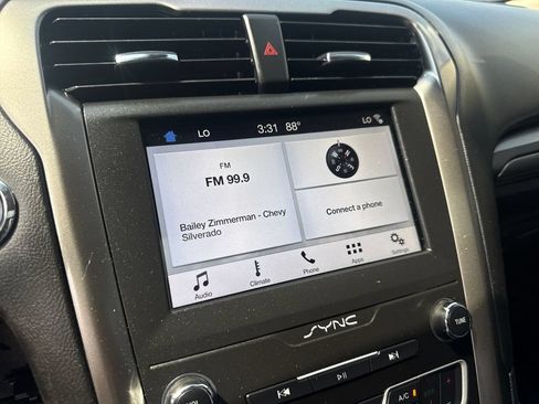 Used 2019 Ford Fusion SE AWD/4WD image 31