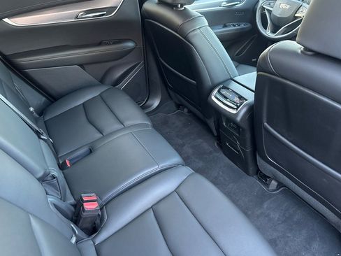 Used 2025 Cadillac XT6 Luxury image 18