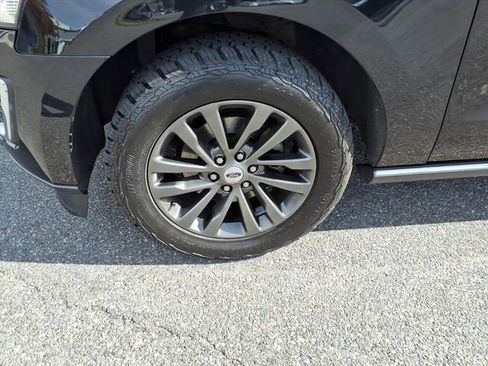 Used 2020 Ford Expedition Limited image 9