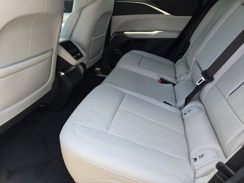 New 2025 Cadillac Lyriq Luxury image 20