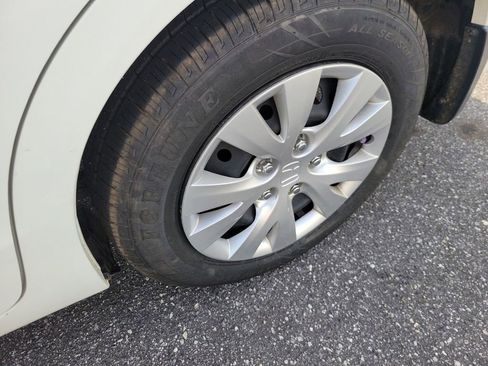 Used 2012 Honda Civic LX image 10