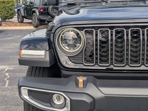 New 2026 Jeep Gladiator Sport AWD/4WD image 10