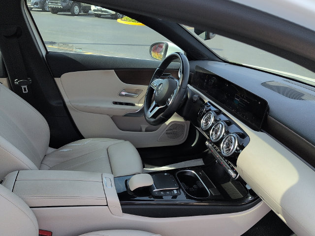 Used 2022 Mercedes-Benz A 220 4MATIC image 10