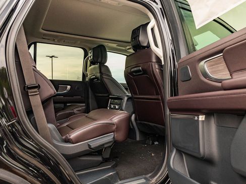 New 2026 Ford Expedition Platinum w/ Platinum Ultimate Package AWD/4WD image 10