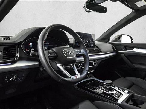 Certified 2025 Audi Q5 2.0T Premium Plus w/ Premium Plus Package image 10