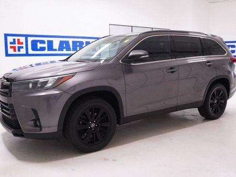 Used 2019 Toyota Highlander SE FWD image 37