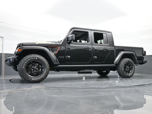 Used 2024 Jeep Gladiator Sport image 39