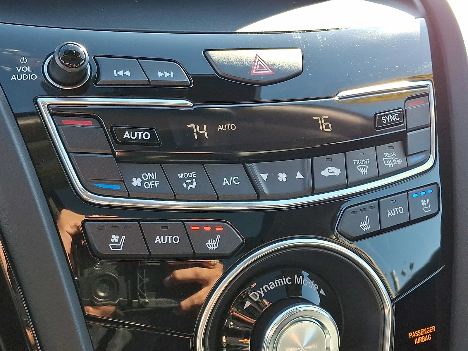 Used 2024 Acura RDX w/ Advance Package AWD/4WD image 17