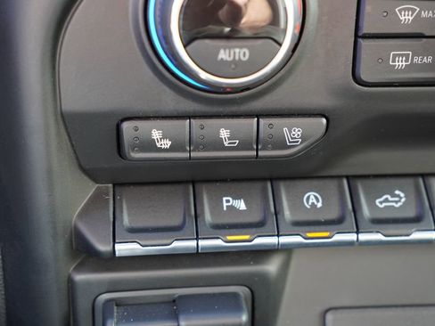 Used 2020 Chevrolet Silverado 1500 LTZ w/ LTZ Convenience Package image 28