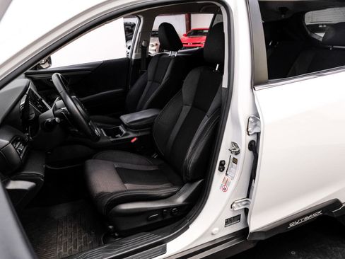 Used 2020 Subaru Outback Premium image 4