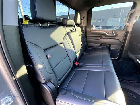 Used 2025 GMC Sierra 2500 SLT w/ SLT Premium Package image 23