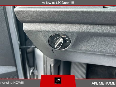 Used 2024 Volkswagen Jetta SE image 18