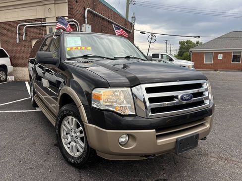 Used 2014 Ford Expedition EL XLT w/ Equipment Group 202A AWD/4WD image 2