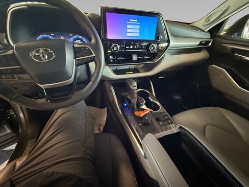 Used 2023 Toyota Highlander Limited FWD image 33