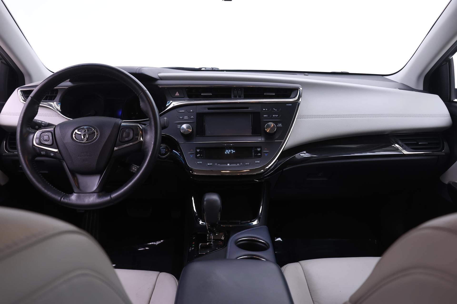 Used 2014 Toyota Avalon XLE FWD image 5