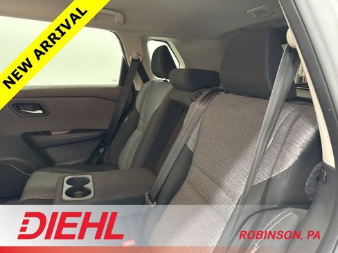 Used 2022 Nissan Rogue SV image 15
