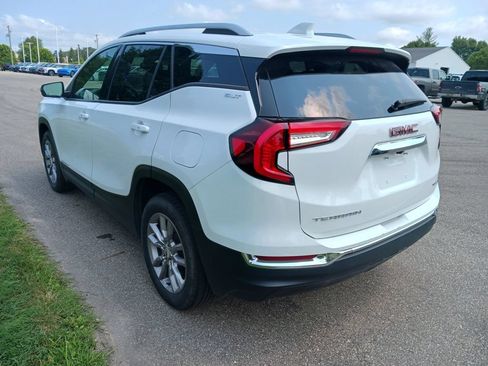 Used 2024 GMC Terrain SLT AWD/4WD image 4