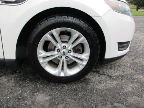 Used 2014 Ford Taurus SEL w/ Equipment Group 201A FWD image 12