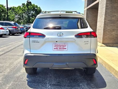 Used 2023 Toyota Corolla Cross XLE w/ Convenience Package AWD/4WD image 7