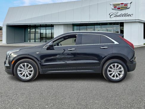 Certified 2023 Cadillac XT4 Luxury w/ Cold Weather Package image 2