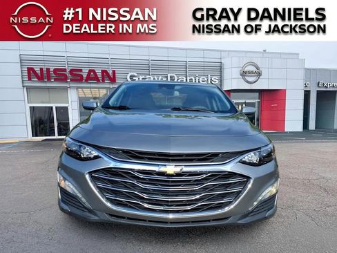 Used 2024 Chevrolet Malibu LT FWD image 2