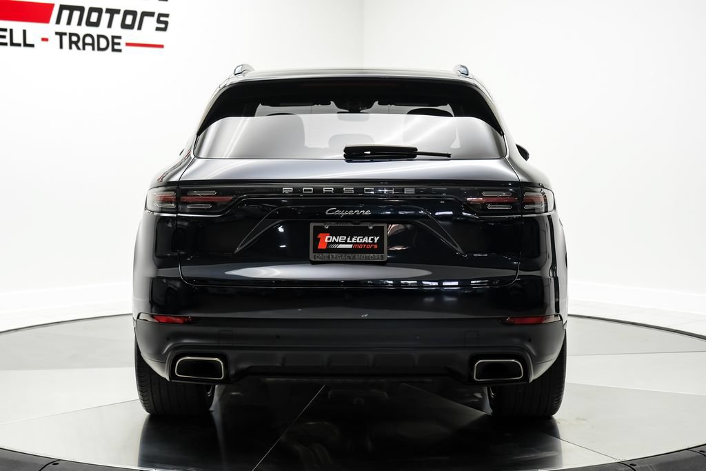 Used 2023 Porsche Cayenne w/ Premium Package AWD/4WD image 12