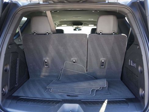 Used 2025 GMC Yukon Elevation image 9